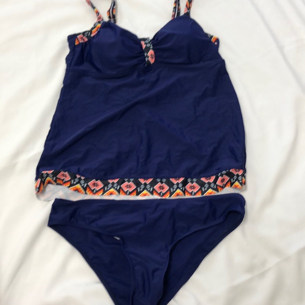Cute royal blue tankini Sz L. Never been worn.